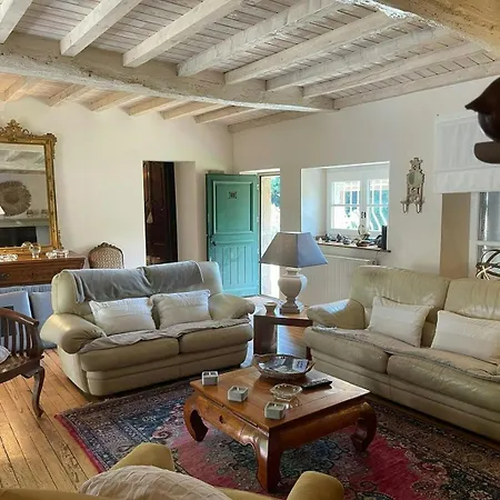 Old Surrounded By Nature In Sidobre Casa de Férias